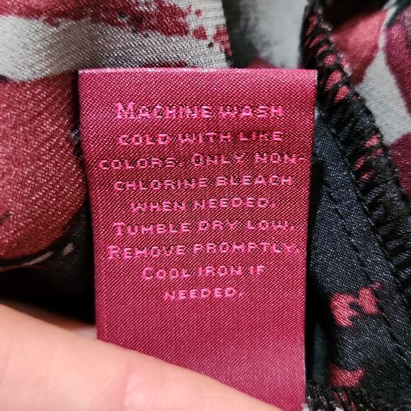 212 Collection Ruffled Red and Black Floral Tank/Blouse Size SM Dark Romantic - Picture 8 of 9